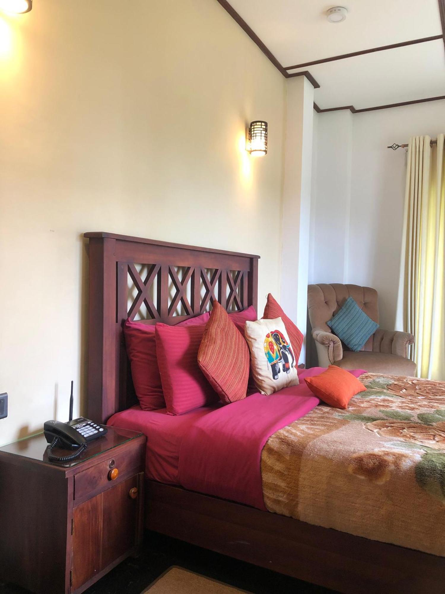 Suriya Guest Hotel Nuwara Eliya Exterior foto